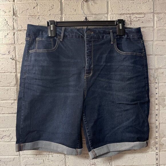 •TERRA & SKY•DARK WASH DENIM BERMUDA CUFFED HEM SHORTS  Plus SIZE 20W - Picture 1 of 9